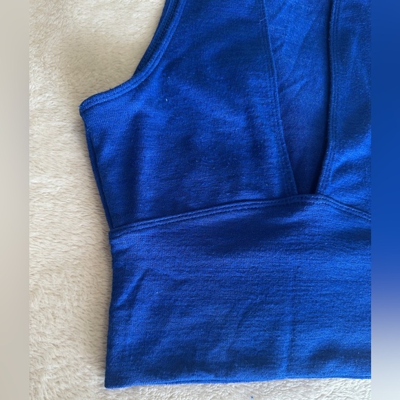 Aritzia Wilfred Free Women’s Valeria Plunge Neck Tank Top Electric Blue Size XXS - Picture 2 of 7